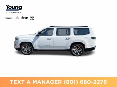 Used 2023 Jeep Grand Wagoneer Series III AWD/4WD image 2