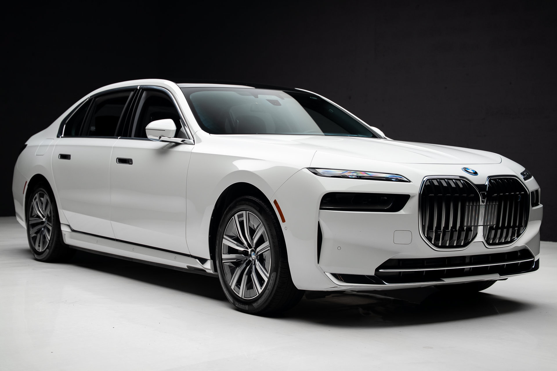 Used 2024 BMW i7 eDrive50 w/ Executive Package RWD image 83