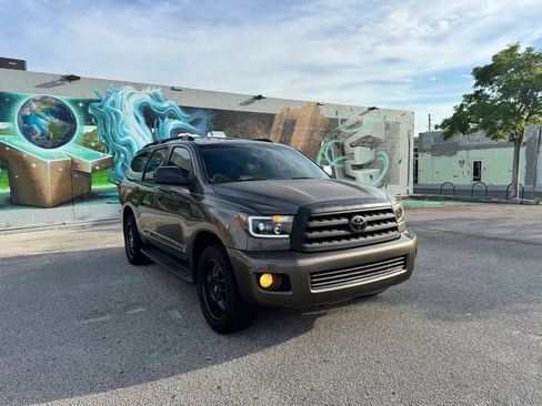Used 2008 Toyota Sequoia Limited RWD image 3