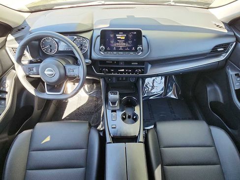Used 2024 Nissan Rogue SV w/ SV Premium Package FWD image 13