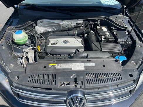Used 2017 Volkswagen Tiguan S FWD image 19