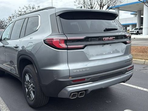 Used 2025 GMC Acadia Elevation image 5