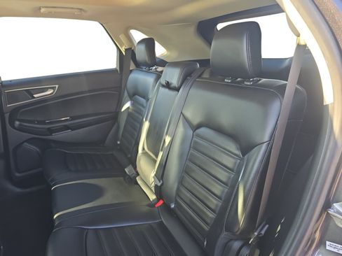 Used 2019 Ford Edge SEL w/ Equipment Group 201A FWD image 16