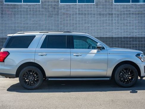 Used 2022 Ford Expedition XLT AWD/4WD image 4