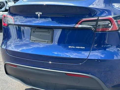 Used 2023 Tesla Model Y Long Range AWD/4WD image 13