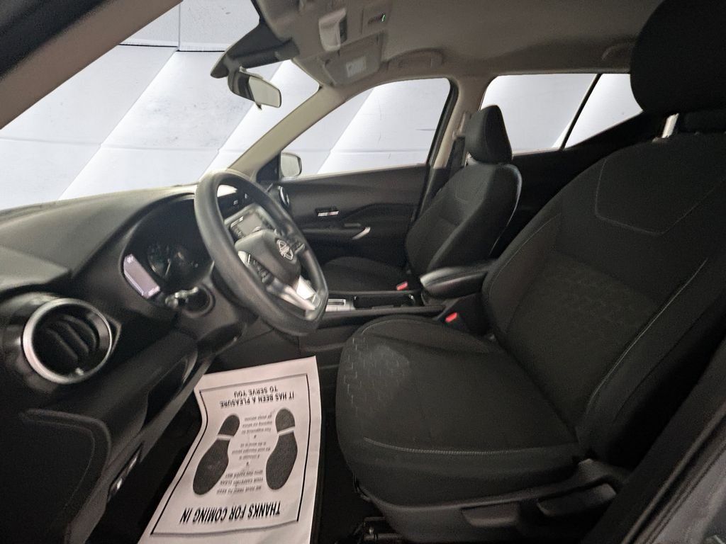Used 2024 Nissan Kicks SV FWD image 7
