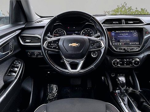 Used 2023 Chevrolet TrailBlazer LT AWD/4WD image 8