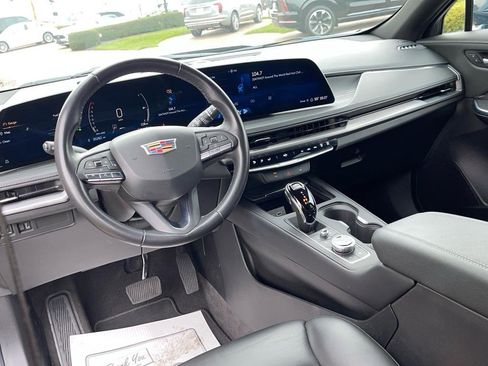 Used 2024 Cadillac XT4 Premium Luxury image 28