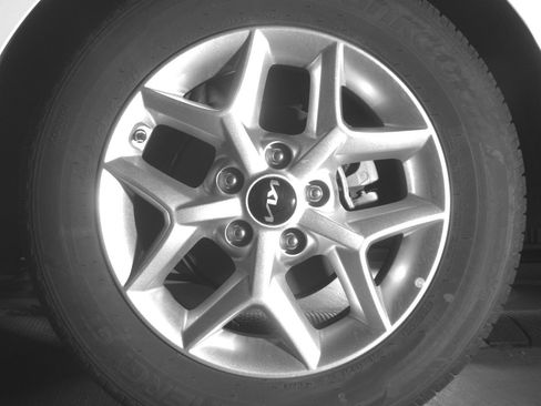 Used 2025 Kia Soul LX w/ LX Technology Package FWD image 14