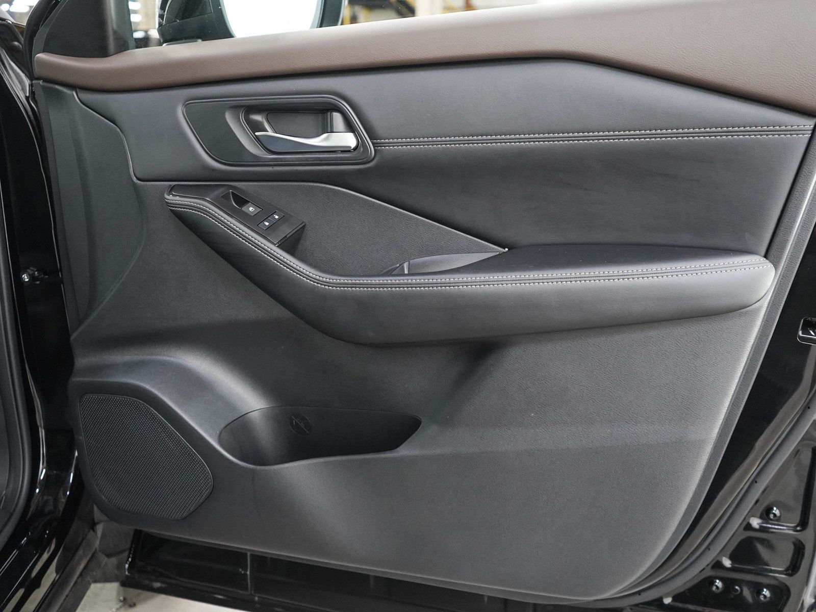 Used 2023 Nissan Rogue SV w/ SV Premium B Package AWD/4WD image 9