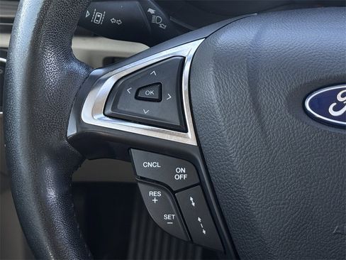 Used 2020 Ford Fusion SEL image 14