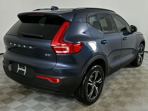 Used 2026 Volvo XC40 B5 Core w/ Climate Package AWD/4WD image 28