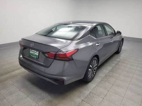 Used 2024 Nissan Altima 2.5 SV image 9