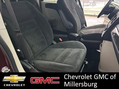 Used 2017 Dodge Grand Caravan SE image 24