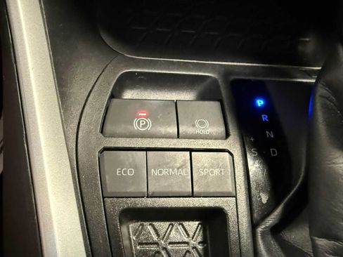 Used 2023 Toyota RAV4 LE FWD image 34