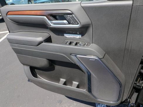 New 2025 GMC Sierra 1500 Denali w/ Denali Reserve Package image 13