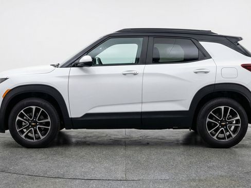 Used 2025 Chevrolet TrailBlazer LT FWD image 5