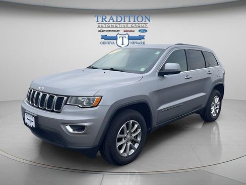Used 2021 Jeep Grand Cherokee Laredo AWD/4WD image 1