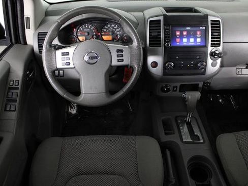 Certified 2019 Nissan Frontier SV image 4