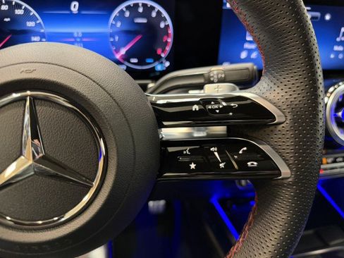 Certified 2024 Mercedes-Benz GLB 250 image 22