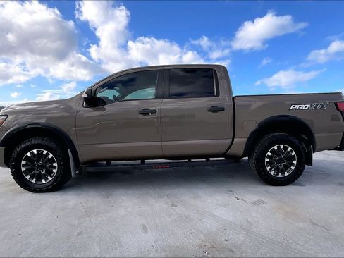 Used 2021 Nissan Titan PRO-4X w/ Pro-4x Convenience Package AWD/4WD image 3