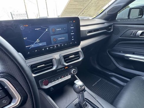 Used 2025 Ford Mustang GT Premium image 17