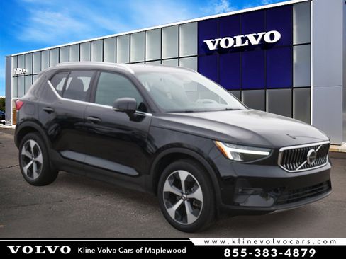 Certified 2025 Volvo XC40 B5 Plus AWD/4WD image 1