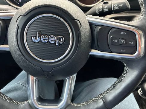 Used 2022 Jeep Wrangler Unlimited Sahara w/ Cold Weather Group AWD/4WD image 32