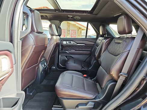 Used 2025 Ford Explorer Platinum w/ LUX Leather Package image 10