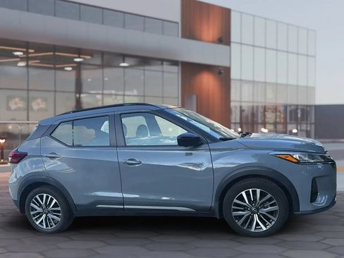 Used 2023 Nissan Kicks SR w/ SR Premium Package FWD image 16