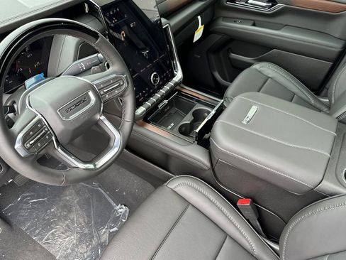 New 2026 GMC Yukon XL Denali w/ Denali Reserve Package AWD/4WD image 10