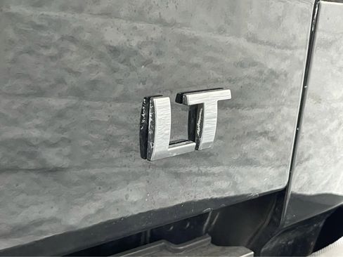 Used 2018 Chevrolet Silverado 1500 LT w/ LT Convenience Package image 10