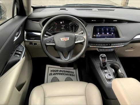 Used 2023 Cadillac XT4 Luxury w/ Cold Weather Package image 4