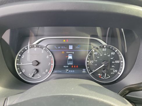 Certified 2024 Nissan Titan Platinum Reserve w/ Moonroof Package image 24