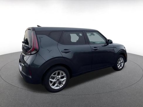 Used 2025 Kia Soul LX w/ LX Technology Package FWD image 14