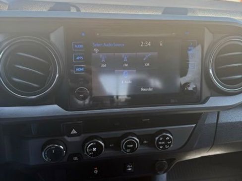 Used 2017 Toyota Tacoma TRD Off-Road AWD/4WD image 23