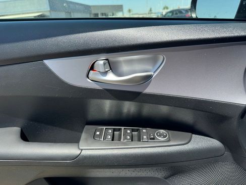 Used 2024 Kia Forte LXS FWD image 9