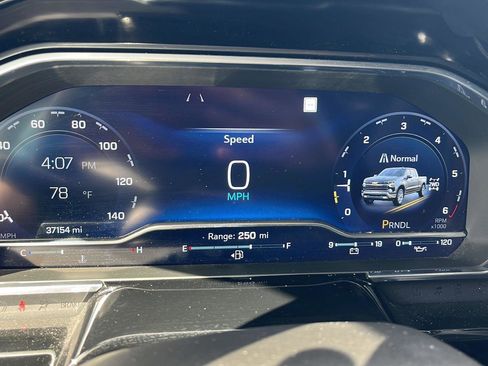Used 2023 Chevrolet Silverado 1500 LT image 9