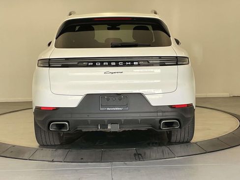 Used 2024 Porsche Cayenne image 6