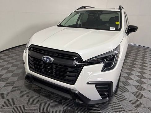 Used 2025 Subaru Ascent Onyx Edition w/ Onyx Package image 2