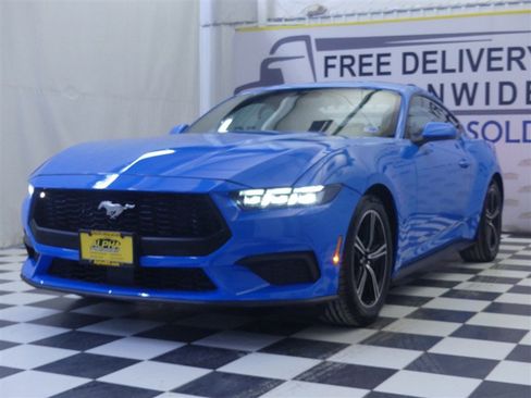 Used 2024 Ford Mustang Premium image 4