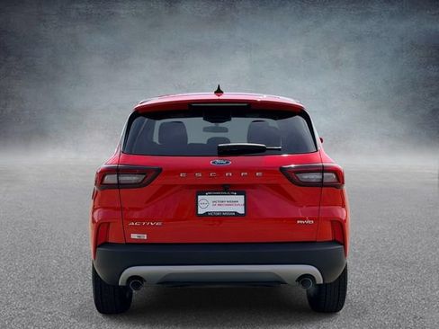 Used 2024 Ford Escape Active AWD/4WD image 3