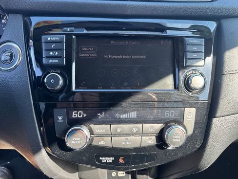 Used 2018 Nissan Rogue SV AWD/4WD image 31