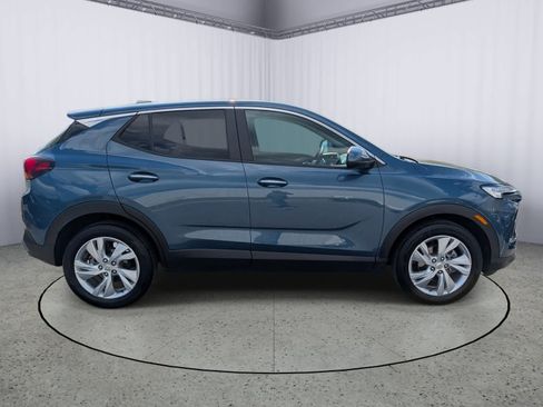 Certified 2024 Buick Encore GX Preferred FWD image 2
