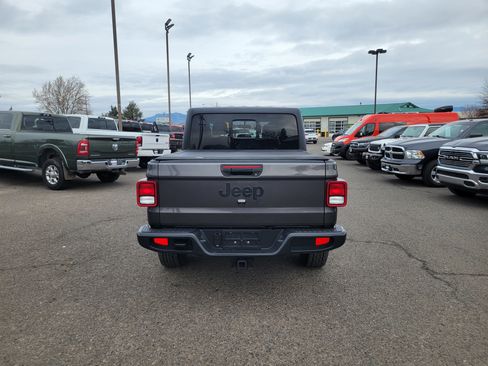 Used 2020 Jeep Gladiator Sport w/ Quick Order Package 24S image 4