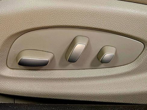 Used 2017 Cadillac XTS Luxury image 30