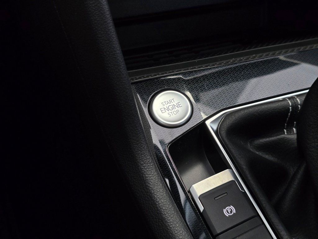 New 2026 Volkswagen Taos SEL AWD/4WD image 29