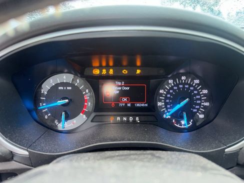 Used 2015 Ford Fusion SE w/ Equipment Group 201A FWD image 15