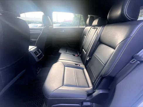 Used 2023 Volkswagen Atlas Cross Sport SE w/ Black Wheel Package FWD image 21