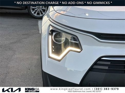 Used 2025 Kia Niro LX image 28